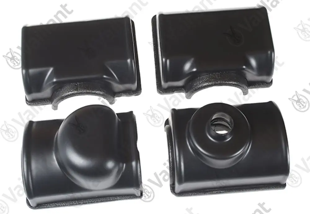 Vaillant Wärmedämmung, vier schwarze Isolierelemente mit unterschiedlichen Formen zur Montage. Geeignet für die flexoCOMPACT Konsole und ähnliche Anwendungen.